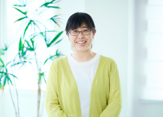裕野 真理